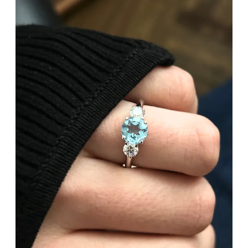 Three Flower Sky Blue Ring mit Topas & Moissanit | Moreen